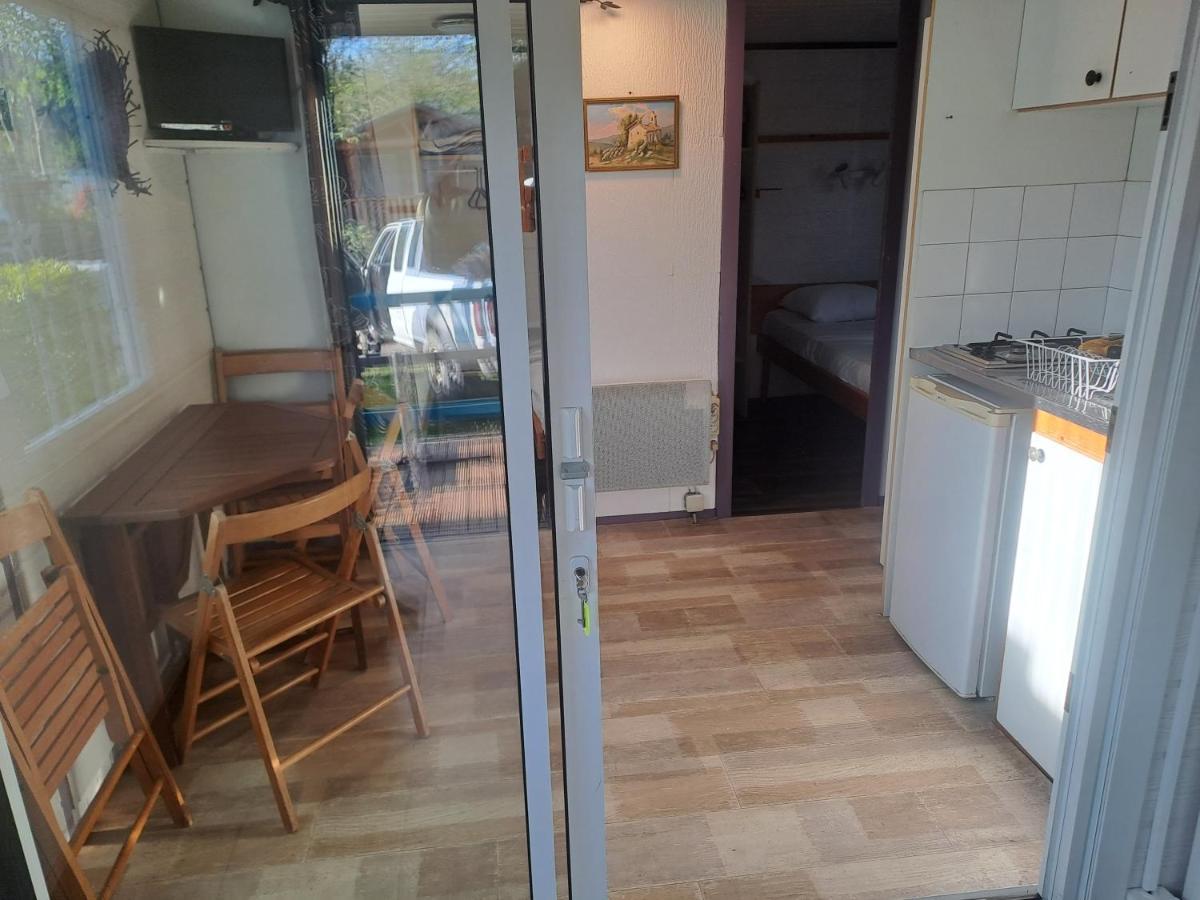 Chalet Pour 5 Personnes Equipe Sur Emplacement Privatif Dans Camping 4 Etoiles Appartenant Et Gere Par Un Particulier Hotel Фоа Екстериор снимка